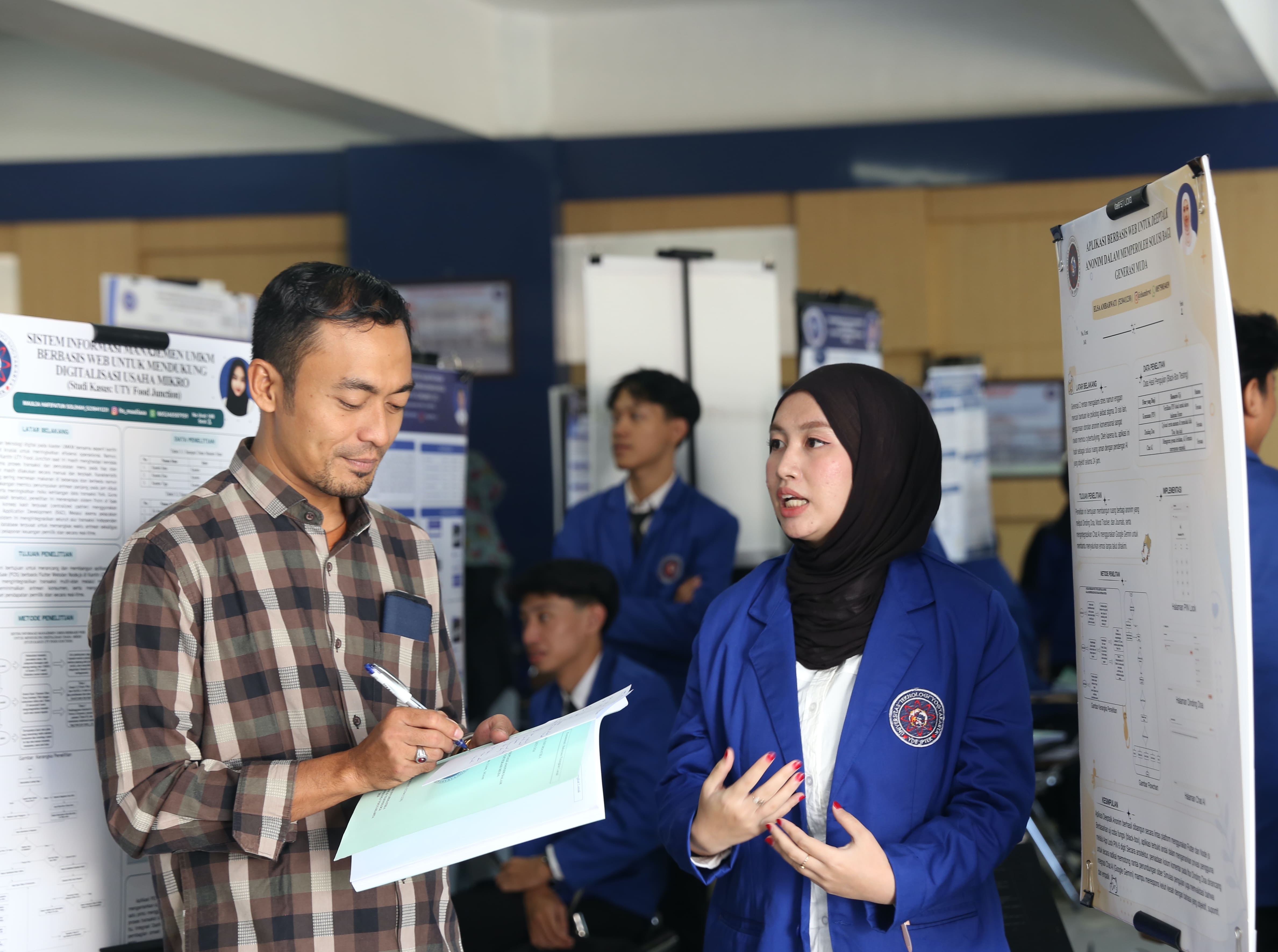 sejumlah-prodi-bidang-komputer-di-uty-kembali-selenggarakan-pameran-yang-menampilkan-karya-inovatif-mahasiswa