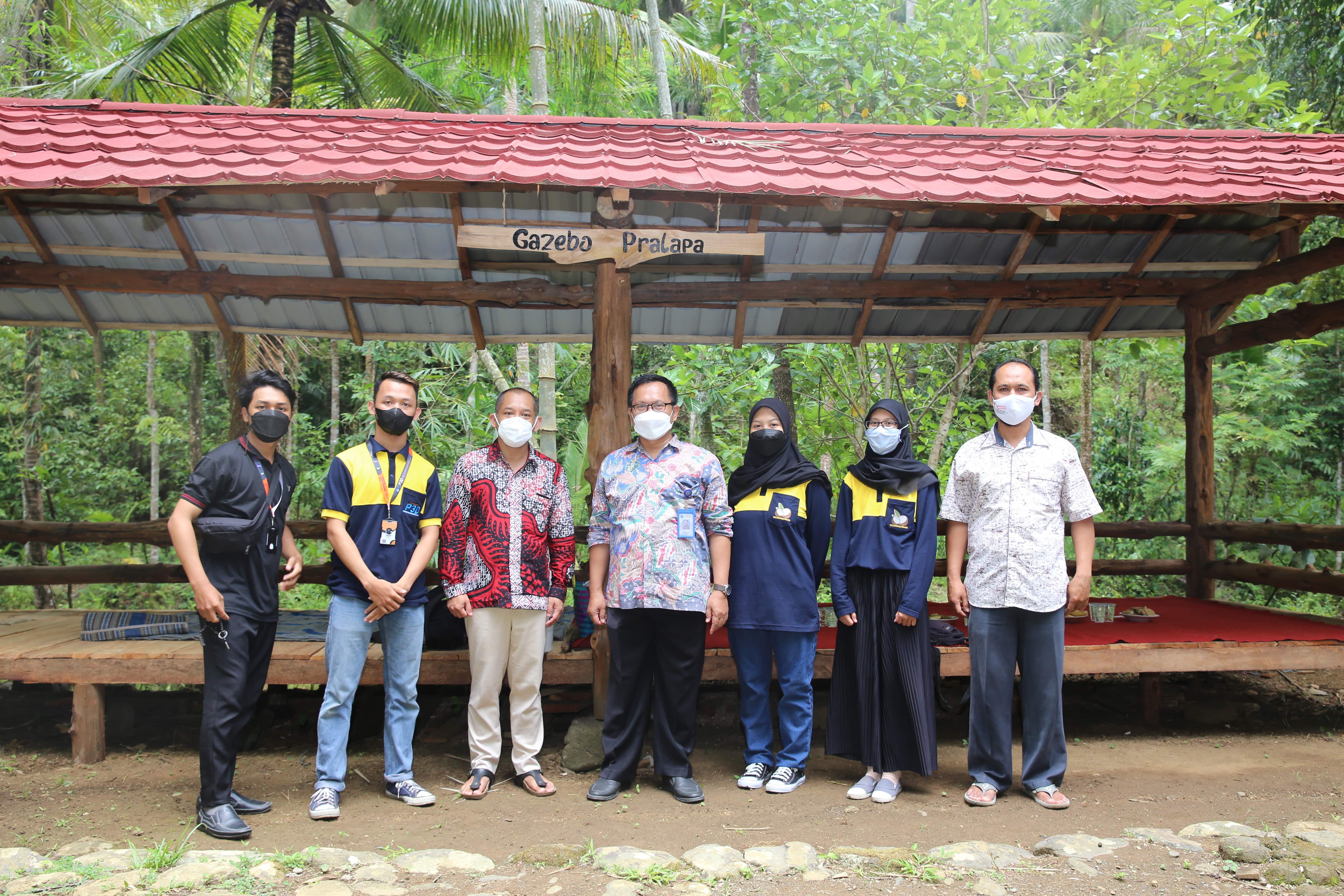Tingkatkan Potensi Wisata Desa Somongari, Mahasiswa UTY Ciptakan Wisata Edukasi Berbasis Pemberdayaan Produksi Gula Semut Hingga Pembibitan