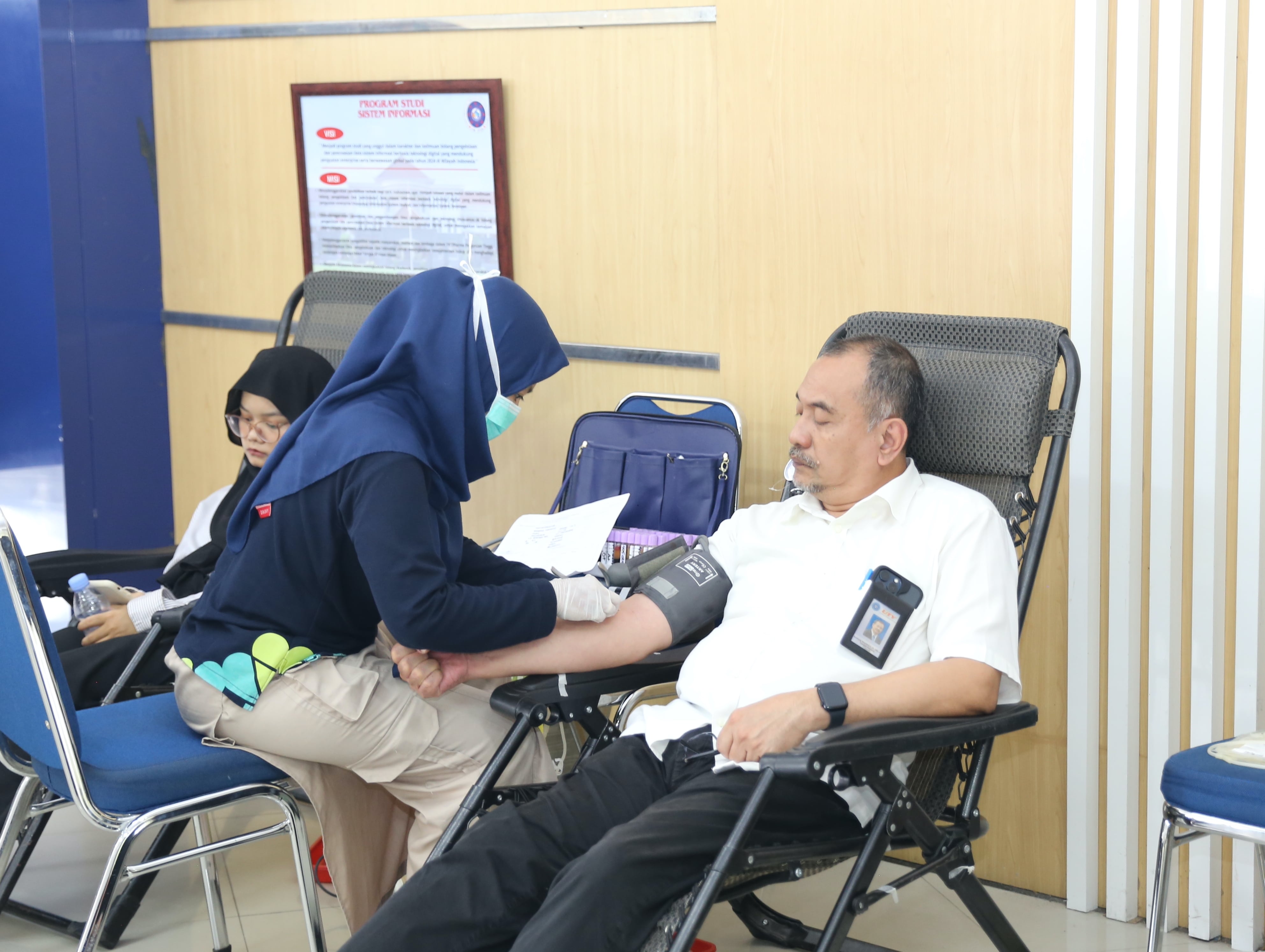 gandeng-rumah-sakit-dr-sardjito-universitas-teknologi-yogyakarta-gelar-kegiatan-donor-darah