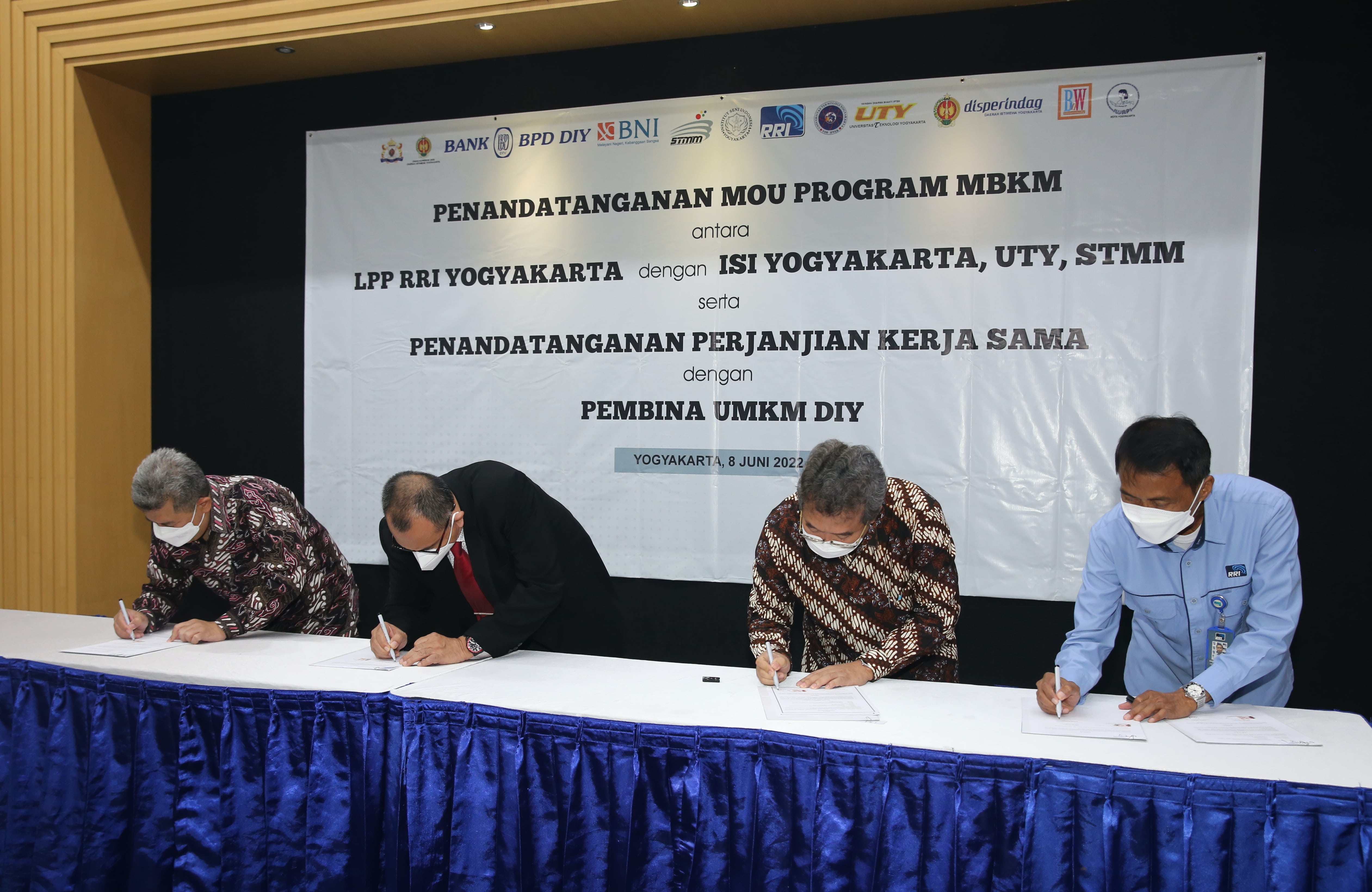 Sukseskan Implementasi MBKM, UTY Jalin Kerja Sama dengan RRI Yogyakarta